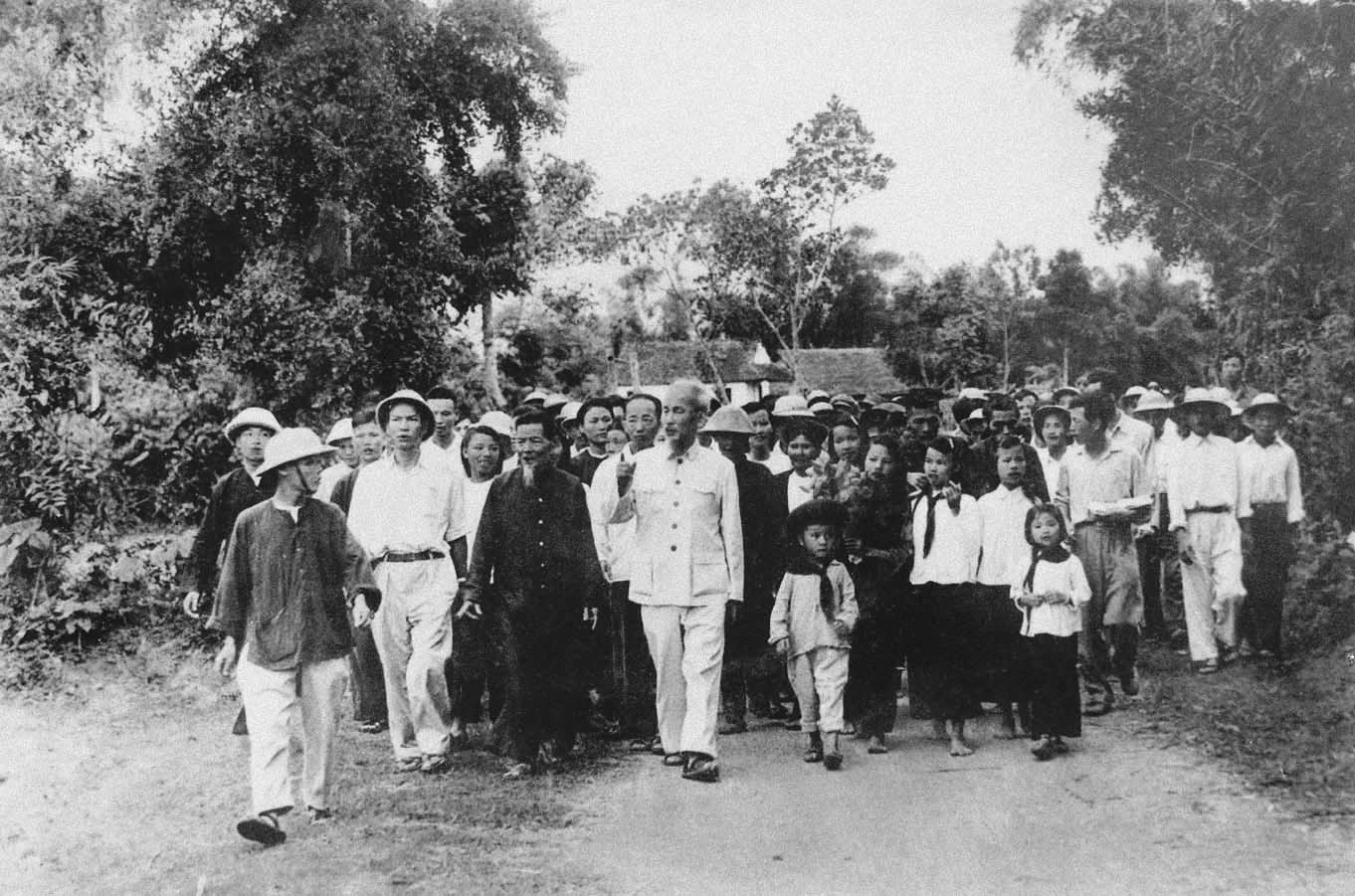 Kỷ Niệm Về Người Cận Vệ Xứ Nghệ Và Bác Hồ